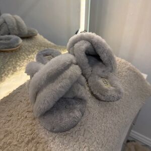 UGG Scuffita Slippers